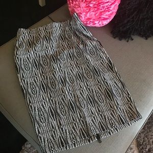 Zip down pencil skirt !!